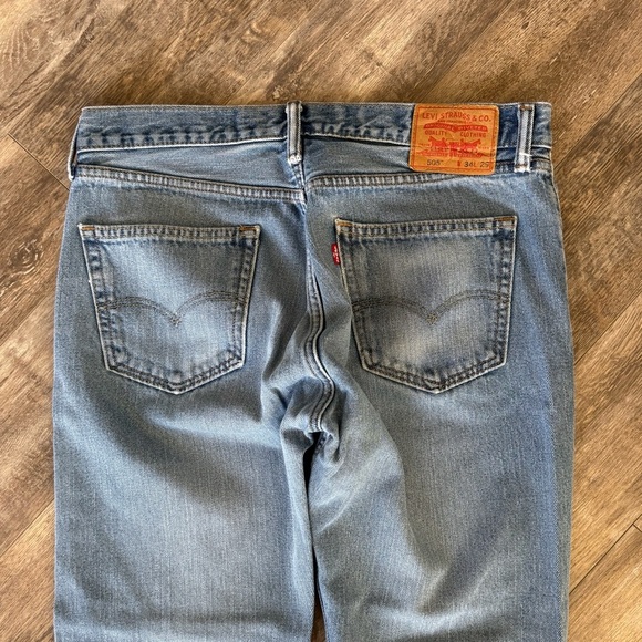 Levi's “Worn In” 505 Regular Fit Straight-Leg Jeans - Light Wash - 34x29 - Picture 5 of 13
